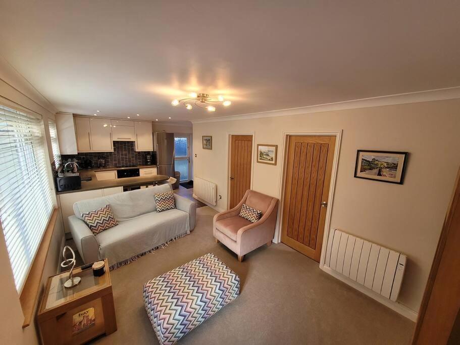 Bungalow A Few Minutes From The Sea. The Mumbles Exterior photo