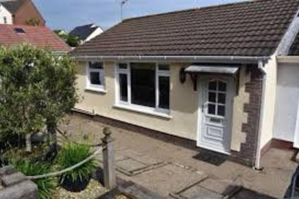 Bungalow A Few Minutes From The Sea. The Mumbles Exterior photo